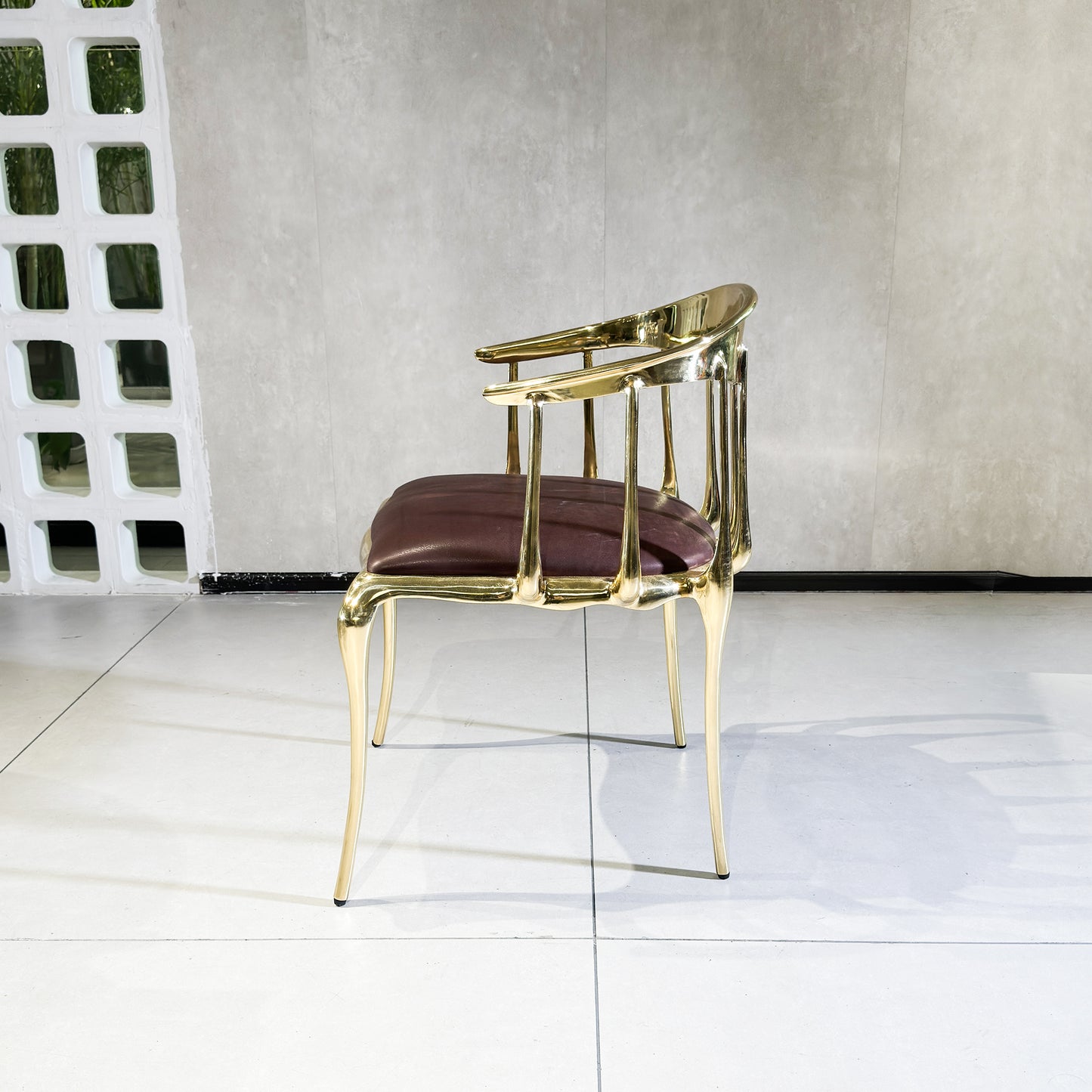 Nº 11 burgundy chair