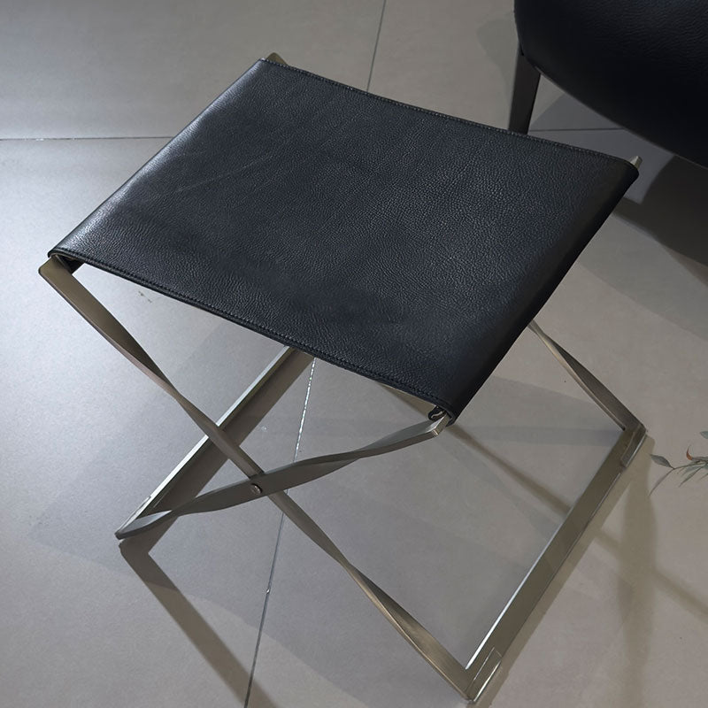 Folding footrest